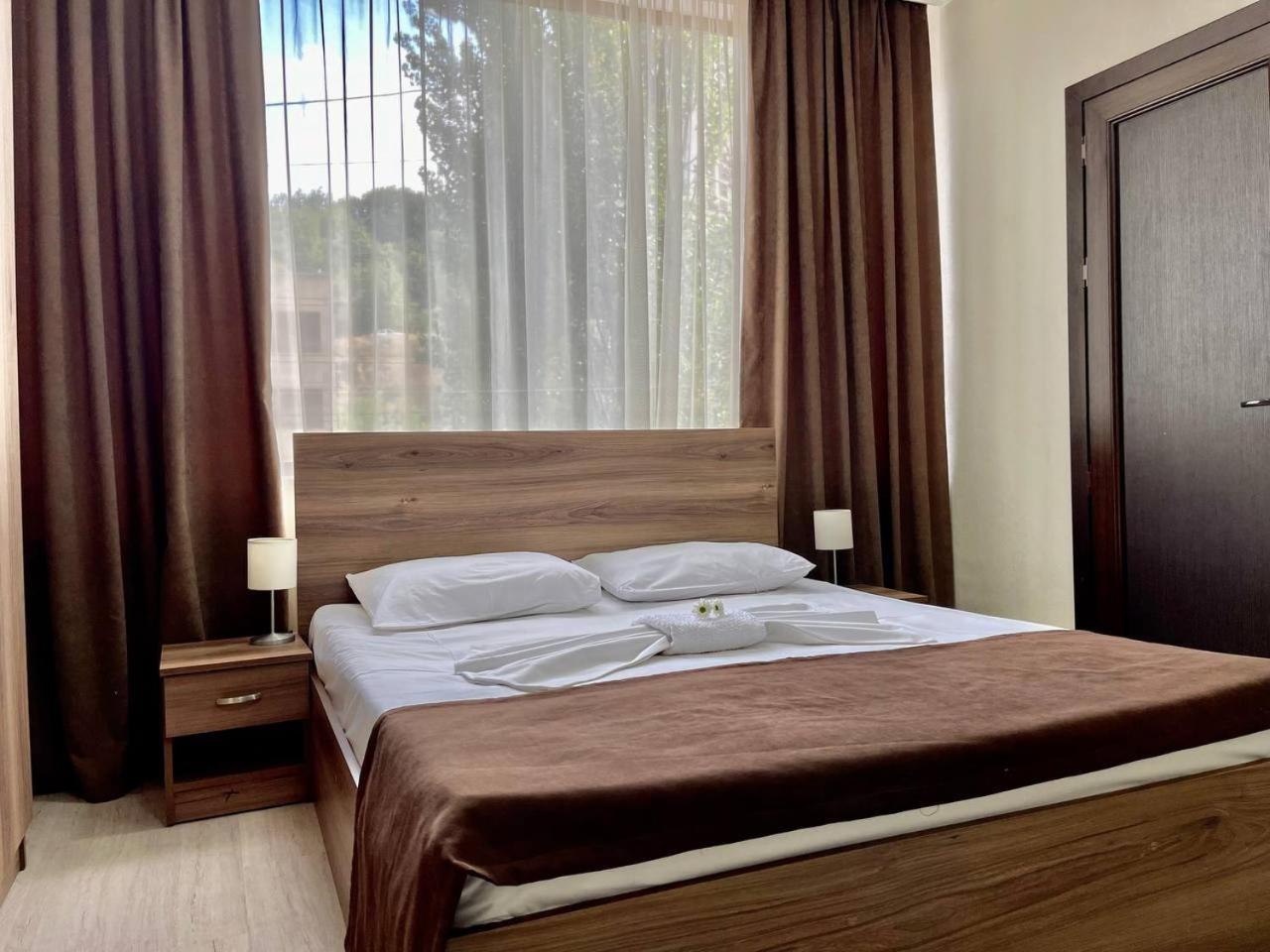Merien Hotel Jerevan Eksteriør billede